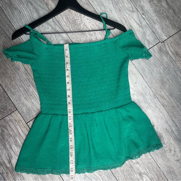 By and by Juniors Off the Shoulder Smocked Top - Picture 4 of 9